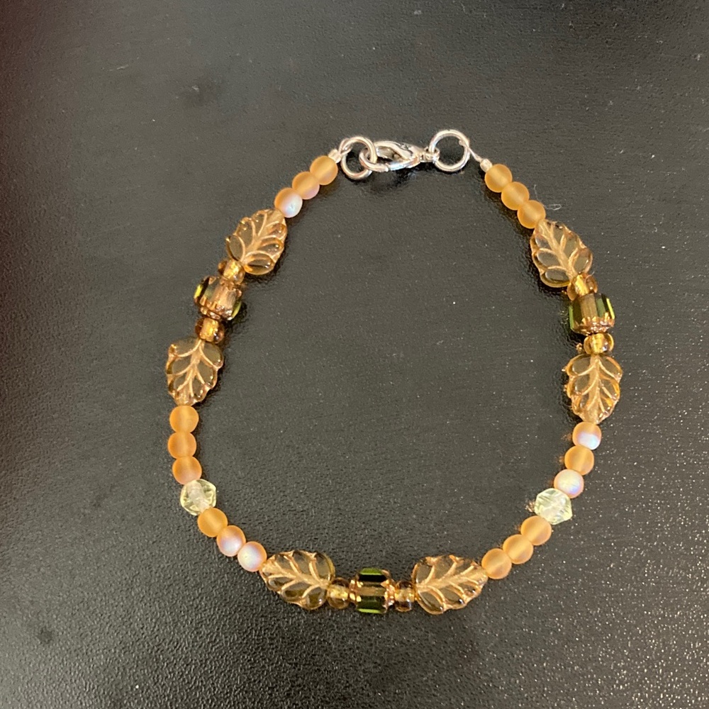 Elegant Leaf Design Beaded Bracelet
